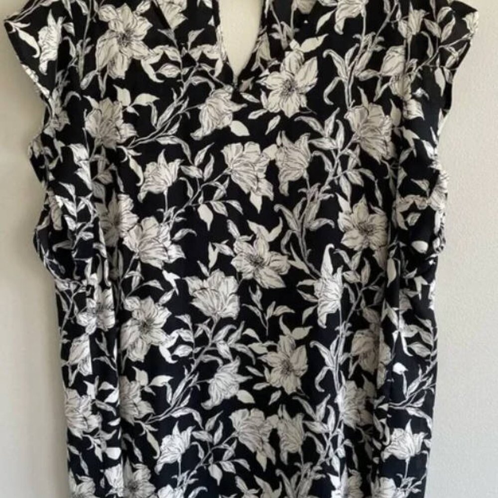 Cream Floral V-Neck Blouse